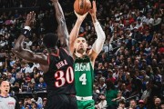 绿军险胜76人！2-1领先，双探花轰50+11+11，马克西空砍31分6助